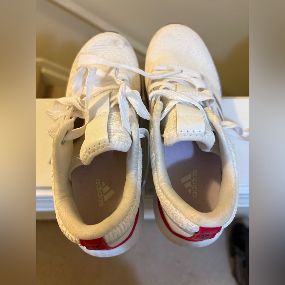 Adidas women’s size 7